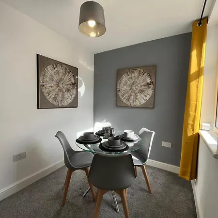 Perfect For Contractors, Businesses, Sleeps 6, Stylish Home, Free Parking, Long Term Disc Brotton